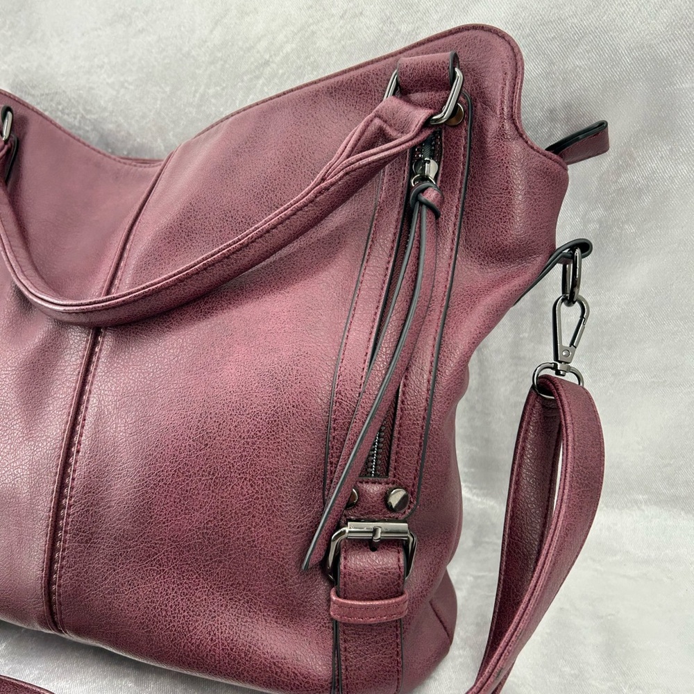 Realer Shoulder Bag - Picture 4 of 13